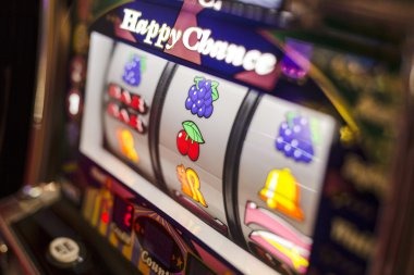 bulan live Texas Poker table with multi-camera dealer feed